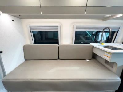 2027 Thor Motor Coach SANCTUARY — photo 7 view