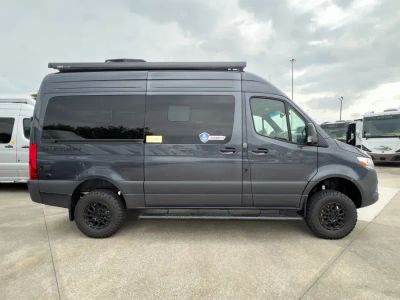 2027 Thor Motor Coach SANCTUARY — photo 20 view