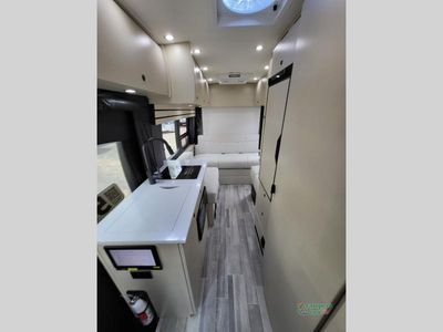 2025 Pleasure-Way Ontour — photo 18 view