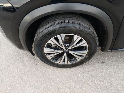 2023 Nissan Rogue — photo 10 view