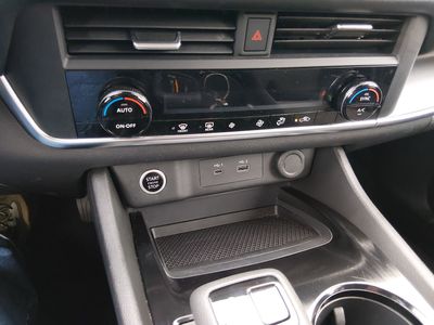2023 Nissan Rogue — photo 18 view