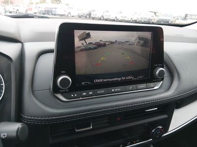 2023 Nissan Rogue — photo 16 view