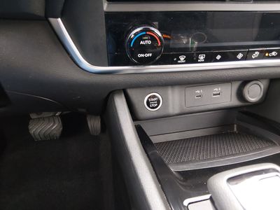 2023 Nissan Rogue — photo 13 view
