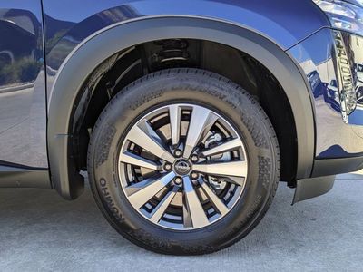 2026 Nissan Pathfinder — photo 12 view