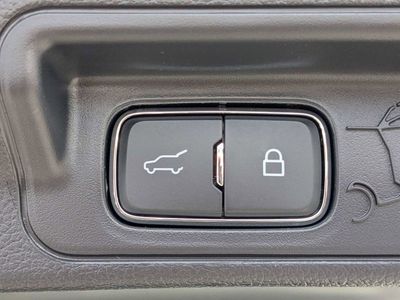 2026 Ford Explorer — photo 12 view