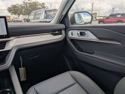 2026 Ford Explorer — photo 16 view