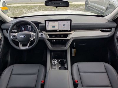 2026 Ford Explorer — photo 14 view
