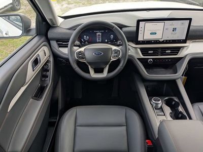 2026 Ford Explorer — photo 15 view