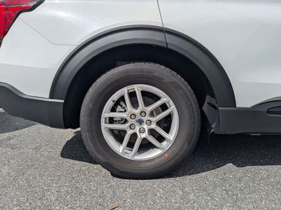 2026 Ford Explorer — photo 10 view