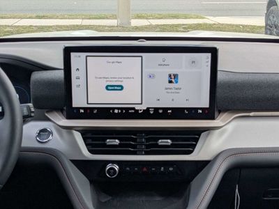2026 Ford Explorer — photo 17 view