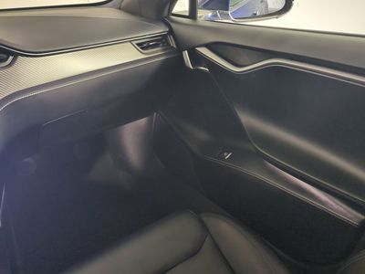 2020 Tesla Model S - Photo 18