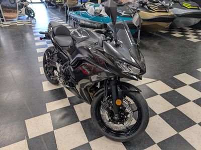 2026 Kawasaki Ninja 650 - Photo 2