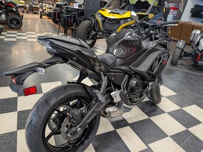 2026 Kawasaki Ninja 650 - Photo 8