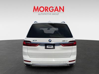 2021 BMW X7 — detail view
