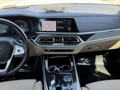 2021 BMW X7 — photo 17 view