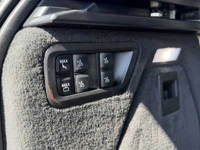 2021 BMW X7 — photo 14 view