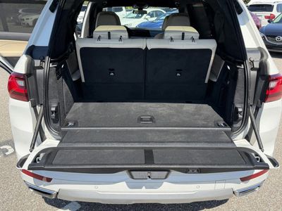 2021 BMW X7 — photo 11 view