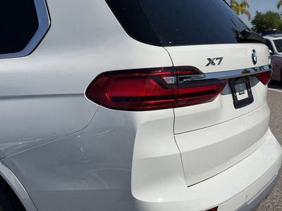 2021 BMW X7 — photo 10 view