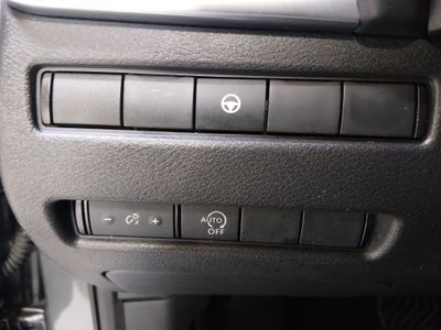 2023 Nissan Rogue — photo 13 view
