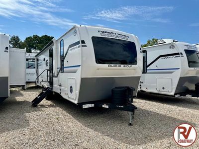 2026 Cherokee Alpha Wolf 26DBH — rear three-quarter view