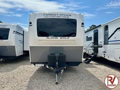 2026 Cherokee Alpha Wolf 26DBH — front three-quarter view
