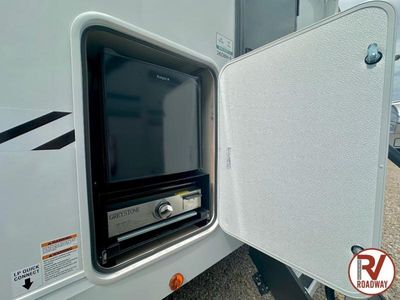 2026 Cherokee Alpha Wolf 26DBH — photo 9 view