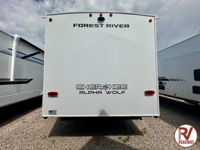 2026 Cherokee Alpha Wolf 26DBH — detail view