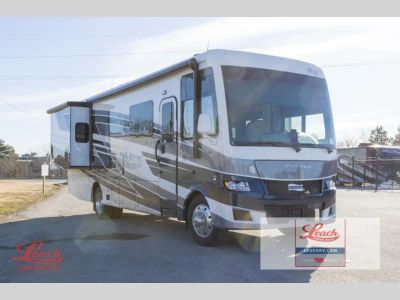2026 Bay Star 3114 — front three-quarter view