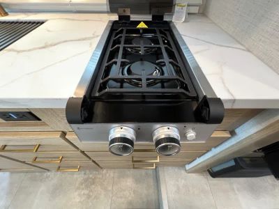2027 Thor Motor Coach CHATEAU — photo 10 view