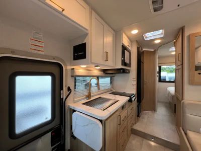 2027 Thor Motor Coach CHATEAU — photo 7 view