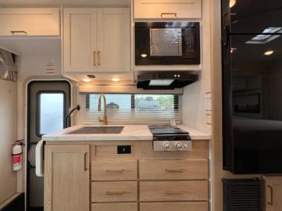 2027 Thor Motor Coach CHATEAU — photo 8 view