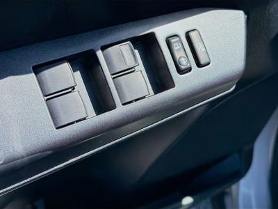 2018 Toyota RAV4 — photo 22 view