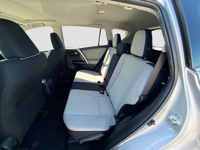 2018 Toyota RAV4 — photo 20 view