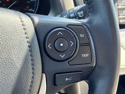 2018 Toyota RAV4 — photo 36 view