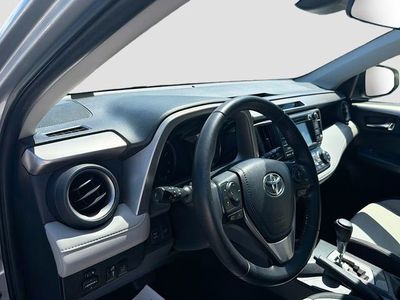 2018 Toyota RAV4 — photo 25 view
