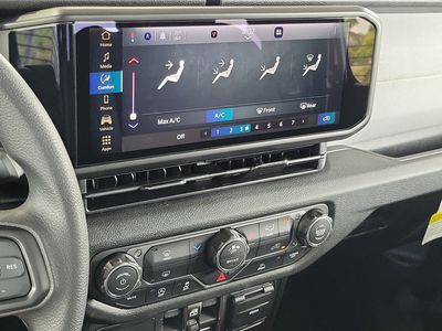2026 Jeep Wrangler — photo 27 view