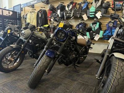 2026 Honda® Rebel 500 SE — front three-quarter view