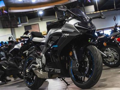 2026 CFMOTO 675SS — front three-quarter view