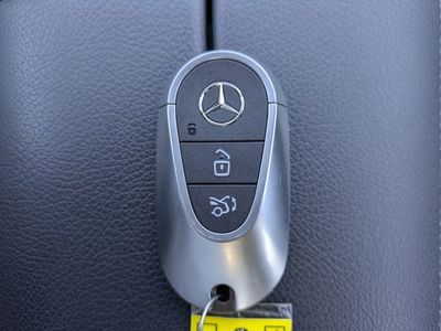 2025 Mercedes-Benz C-Class — photo 32 view