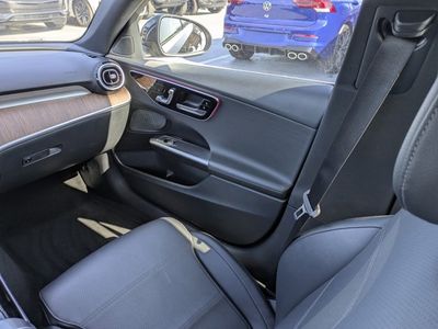 2025 Mercedes-Benz C-Class — photo 17 view