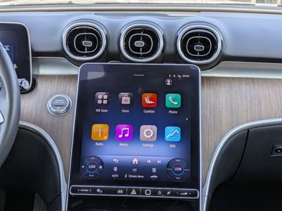 2025 Mercedes-Benz C-Class — photo 18 view