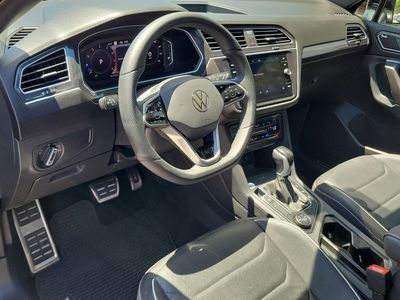 2024 Volkswagen Tiguan — photo 16 view