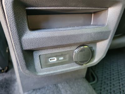 2024 Volkswagen Tiguan — photo 13 view