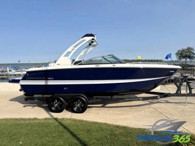 2025 Chaparral 247 SSX — front three-quarter view
