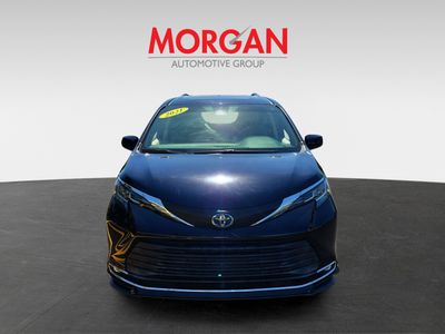 2021 Toyota Sienna — side profile view