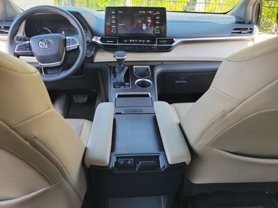 2021 Toyota Sienna — photo 14 view