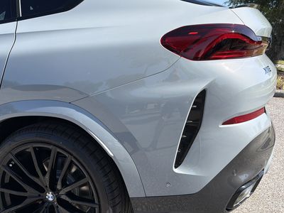 2026 BMW X6 — photo 10 view