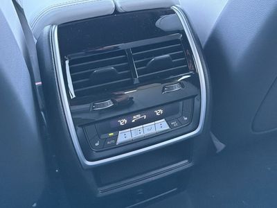 2026 BMW X6 — photo 17 view
