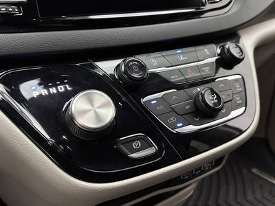 2022 Chrysler Pacifica - Photo 14