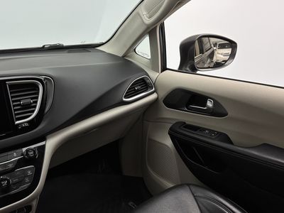 2022 Chrysler Pacifica - Photo 26
